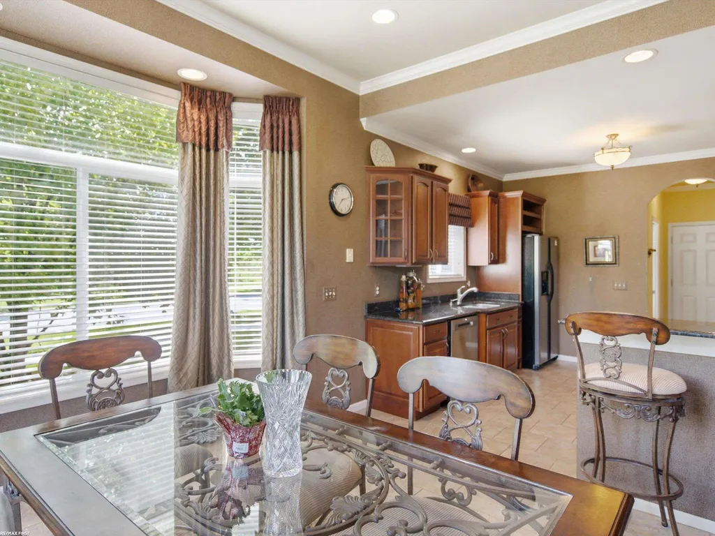 30161 Trailwood Drive Warren City MI 48092