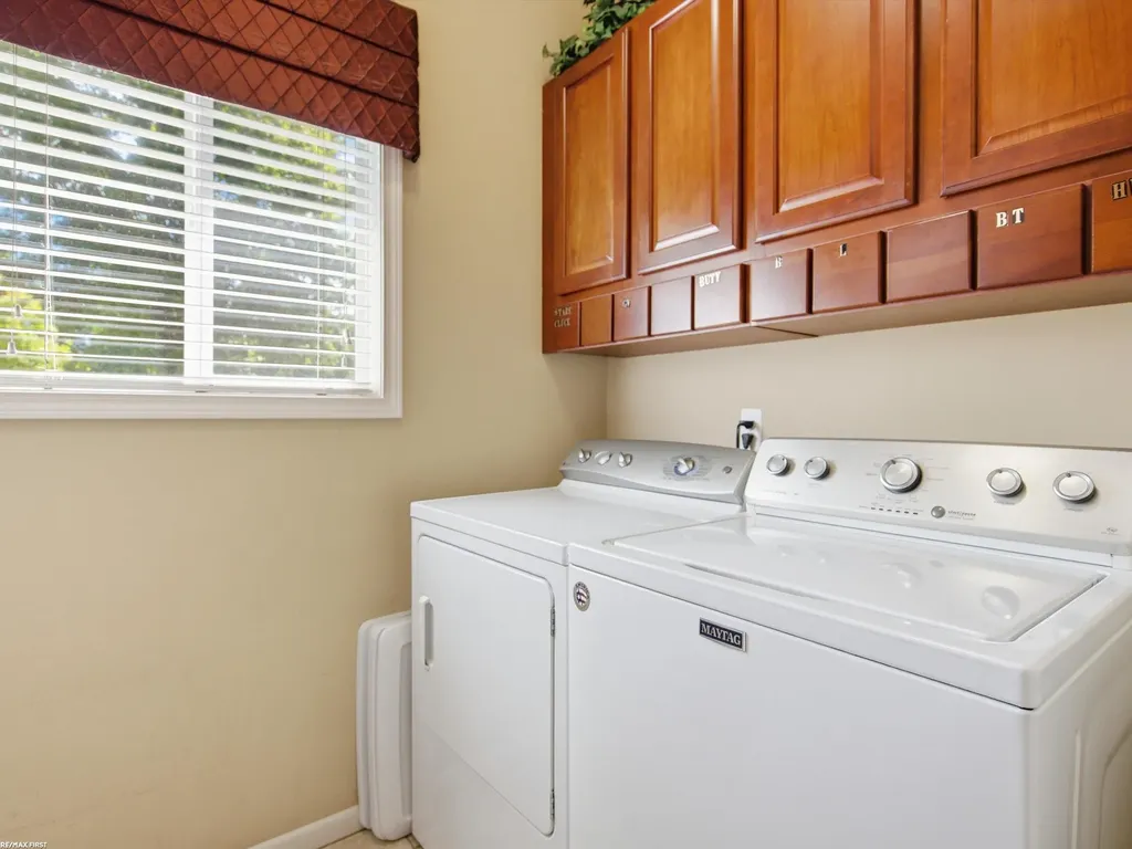 30161 Trailwood Drive Warren City MI 48092