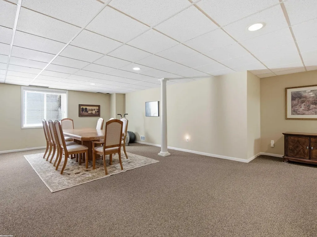30161 Trailwood Drive Warren City MI 48092