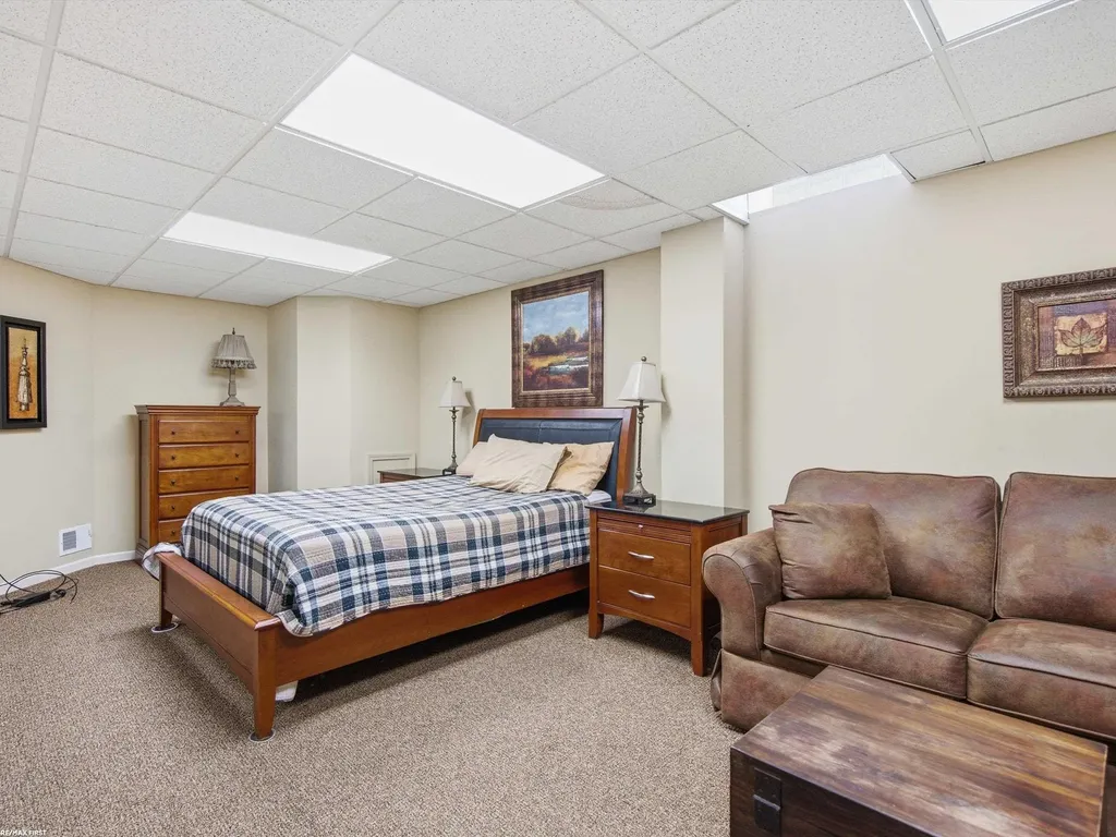 30161 Trailwood Drive Warren City MI 48092