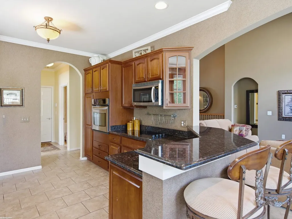30161 Trailwood Drive Warren City MI 48092