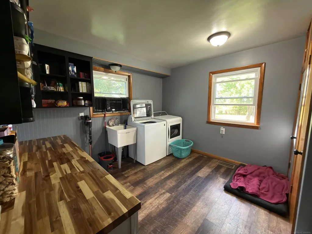 1451 N Loree Road Bridgehampton Township MI 48419