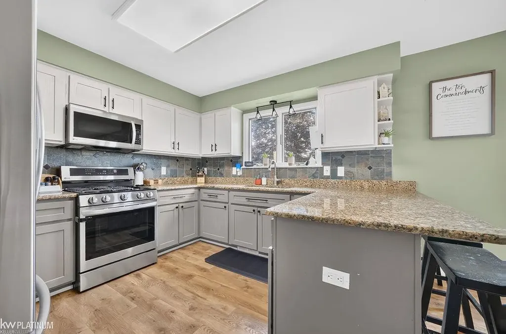 53103 W Ridge Drive Chesterfield Township MI 48051