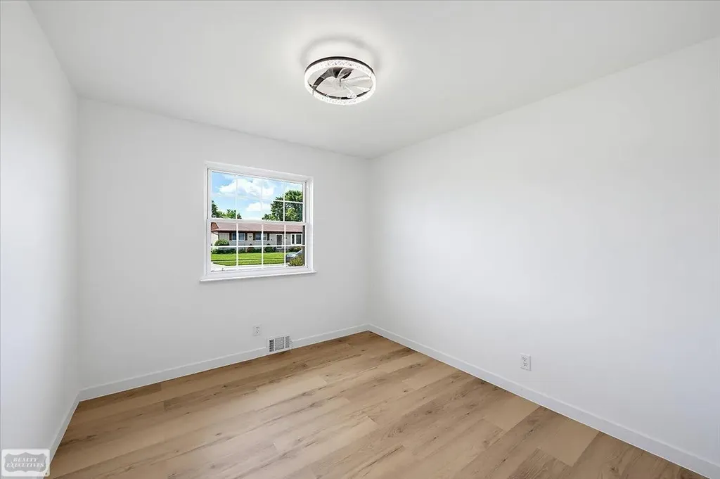 16209 Secretariat Street Roseville City MI 48066