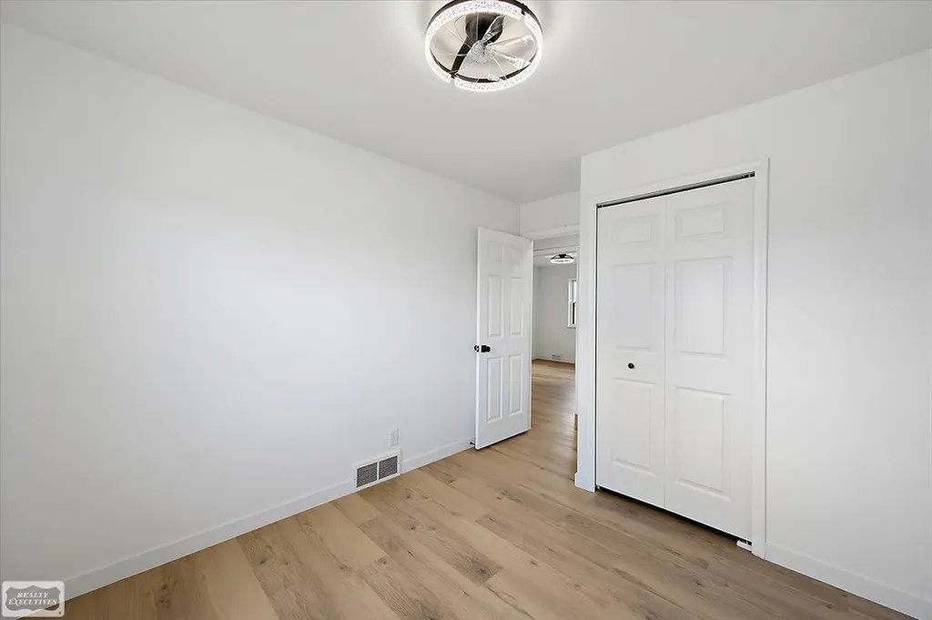 16209 Secretariat Street Roseville City MI 48066