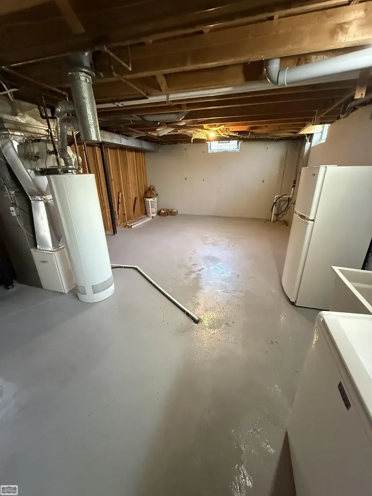16209 Secretariat Street Roseville City MI 48066