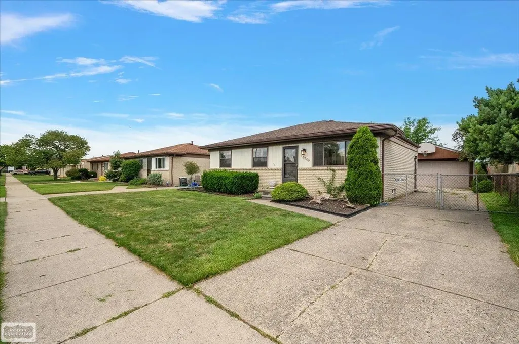 16209 Secretariat Street Roseville City MI 48066