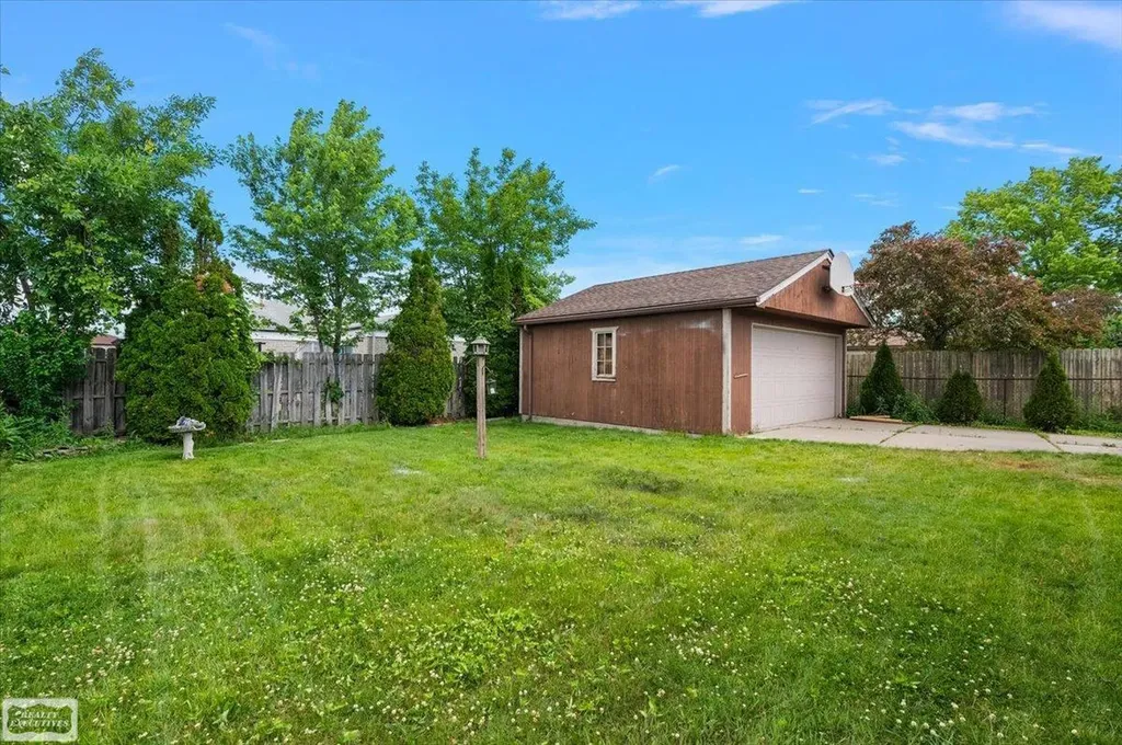 16209 Secretariat Street Roseville City MI 48066