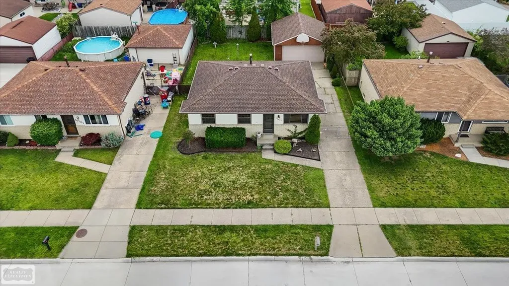 16209 Secretariat Street Roseville City MI 48066