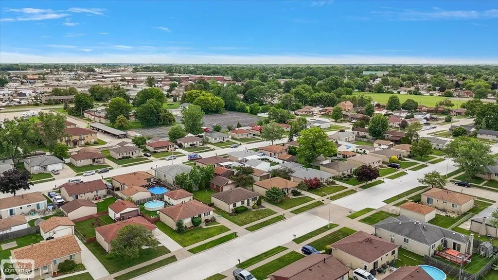 16209 Secretariat Street Roseville City MI 48066