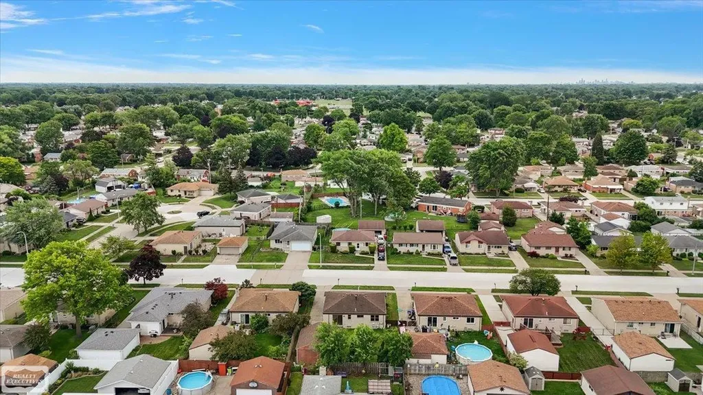 16209 Secretariat Street Roseville City MI 48066