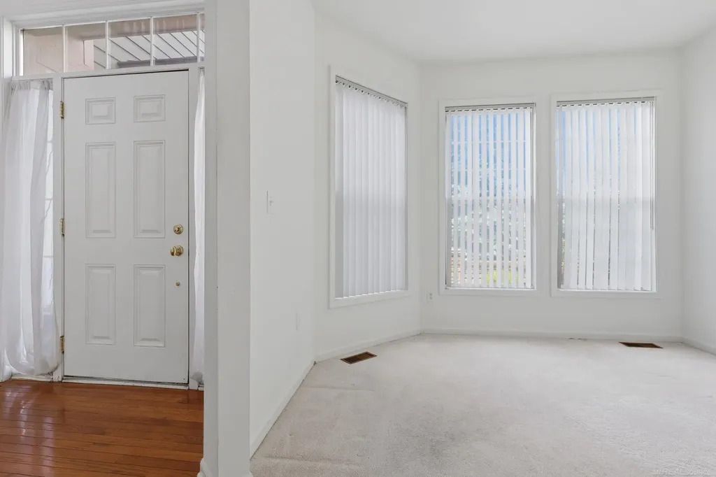 4048 Summerfield Drive Troy City MI 48085