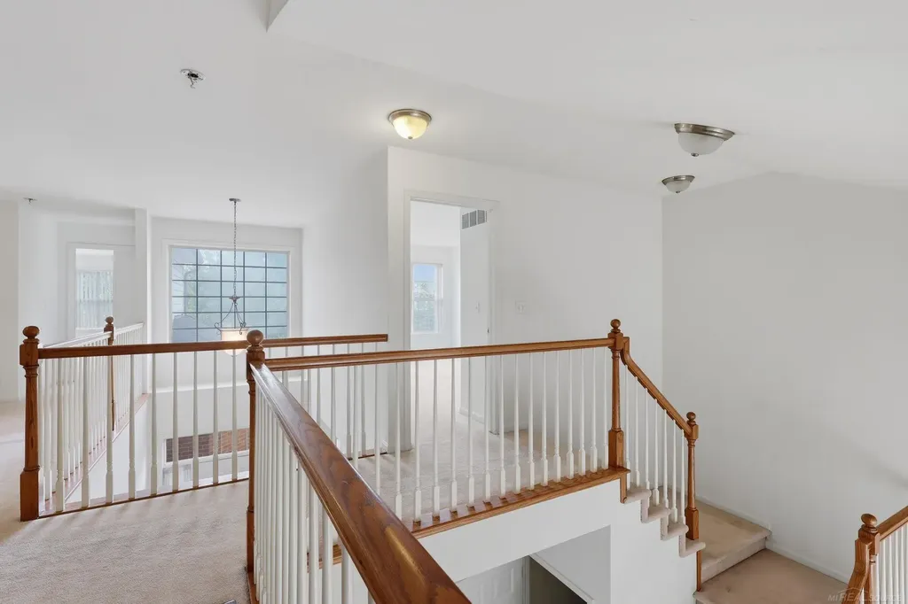 4048 Summerfield Drive Troy City MI 48085