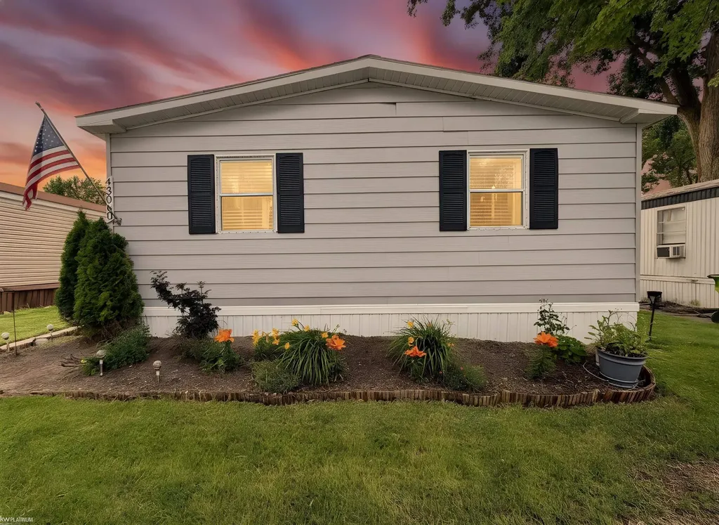 43060 Frontenac Avenue Sterling Heights City MI 48314