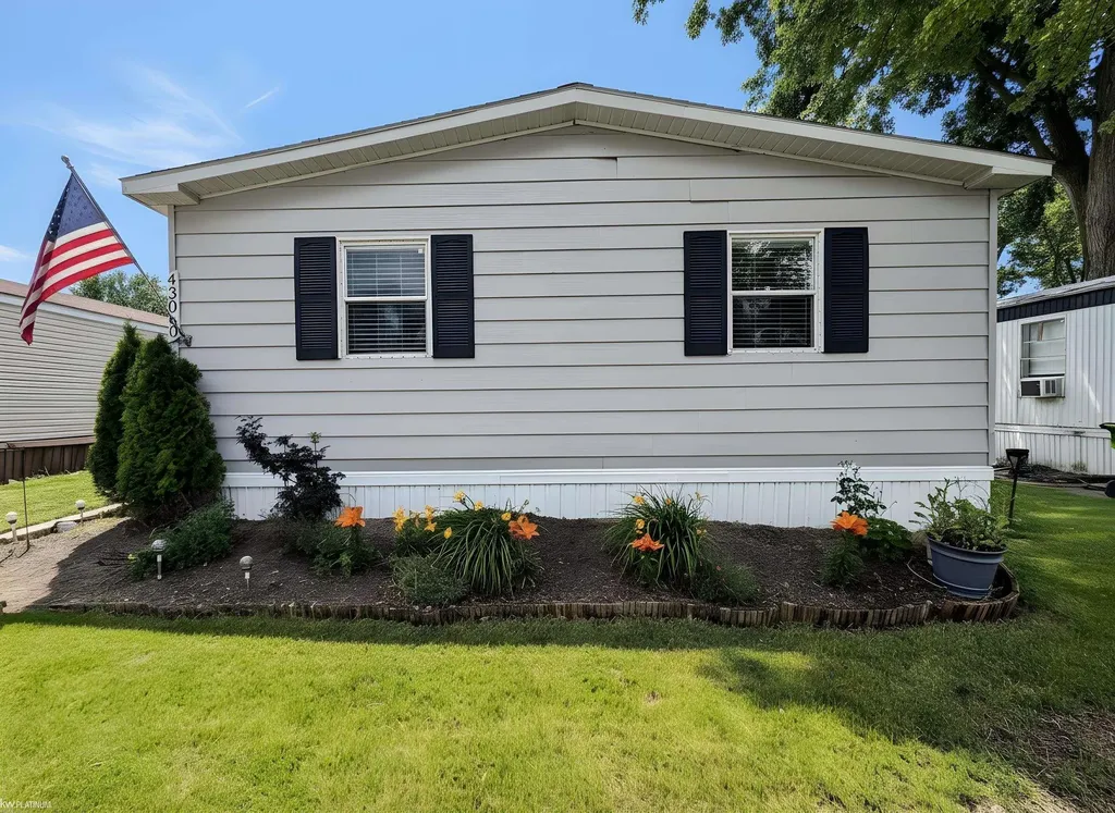43060 Frontenac Avenue Sterling Heights City MI 48314