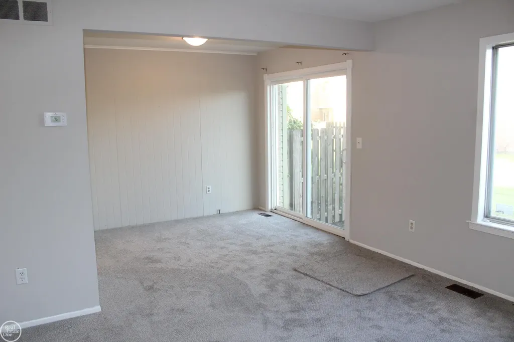 37448 Charter Oaks Court Clinton Charter Township MI 48036