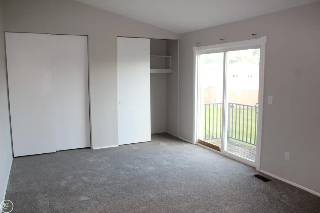 37448 Charter Oaks Court Clinton Charter Township MI 48036