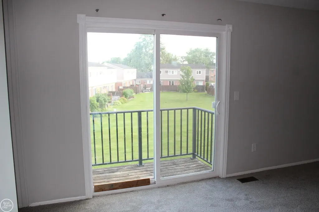 37448 Charter Oaks Court Clinton Charter Township MI 48036