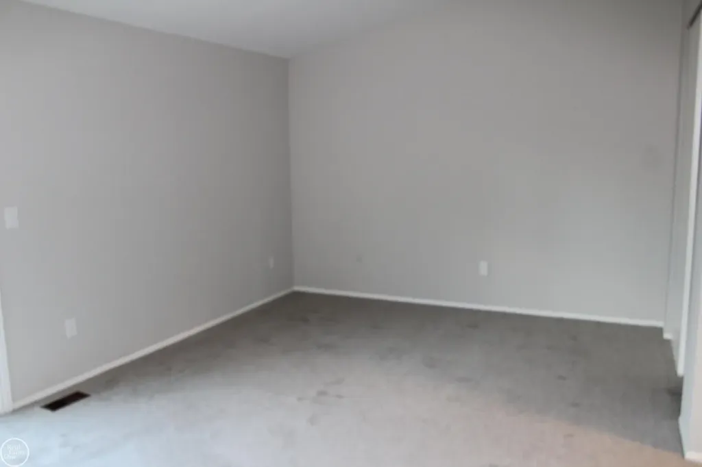 37448 Charter Oaks Court Clinton Charter Township MI 48036