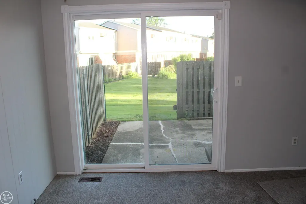 37448 Charter Oaks Court Clinton Charter Township MI 48036