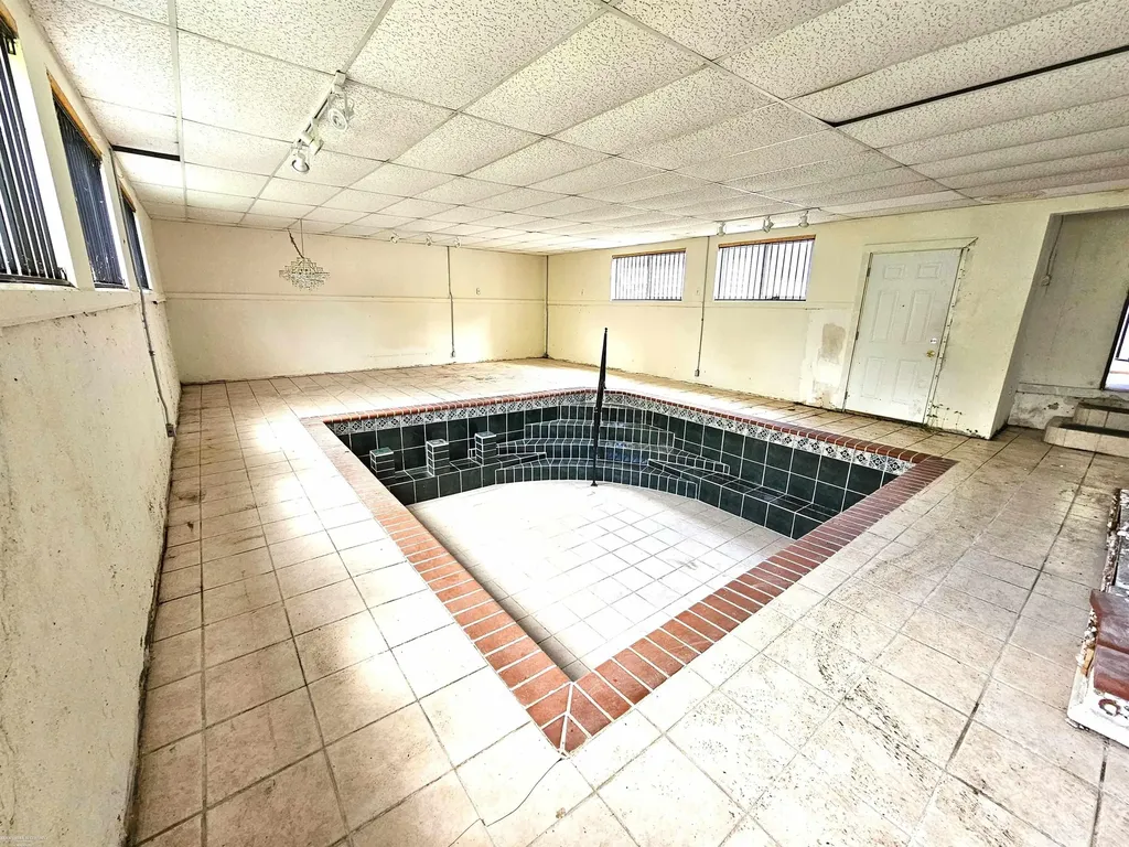 18051 Santa Barbara Drive Detroit City MI 48221
