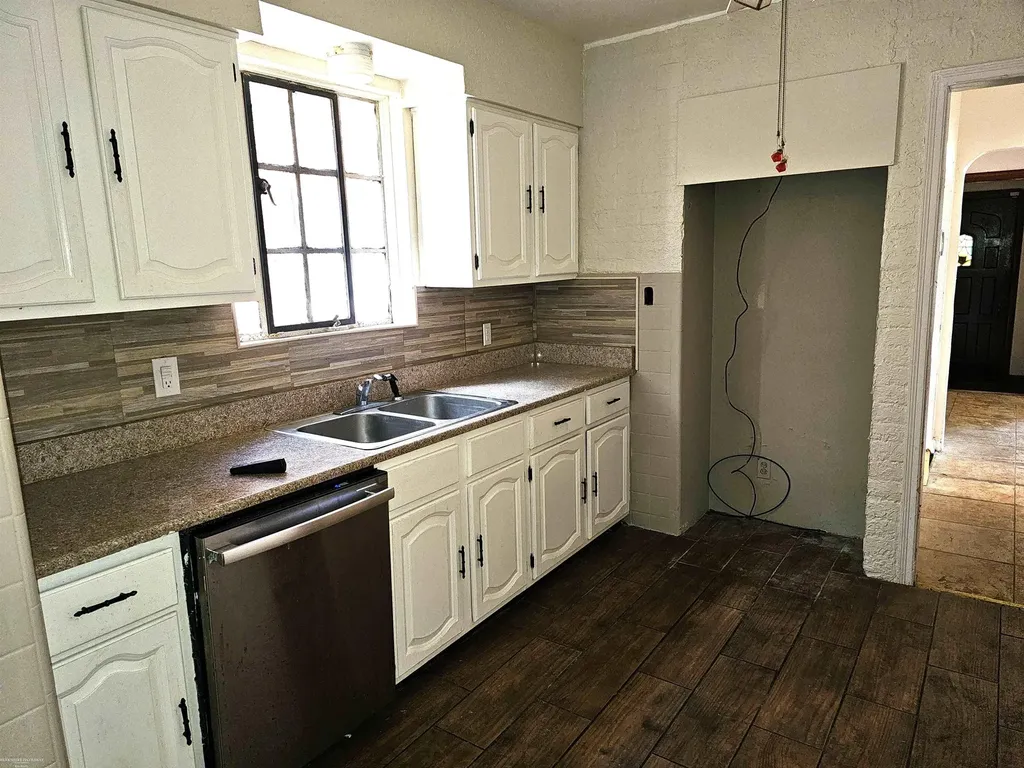 18051 Santa Barbara Drive Detroit City MI 48221