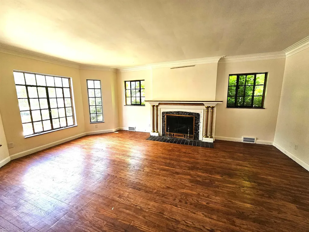 18051 Santa Barbara Drive Detroit City MI 48221