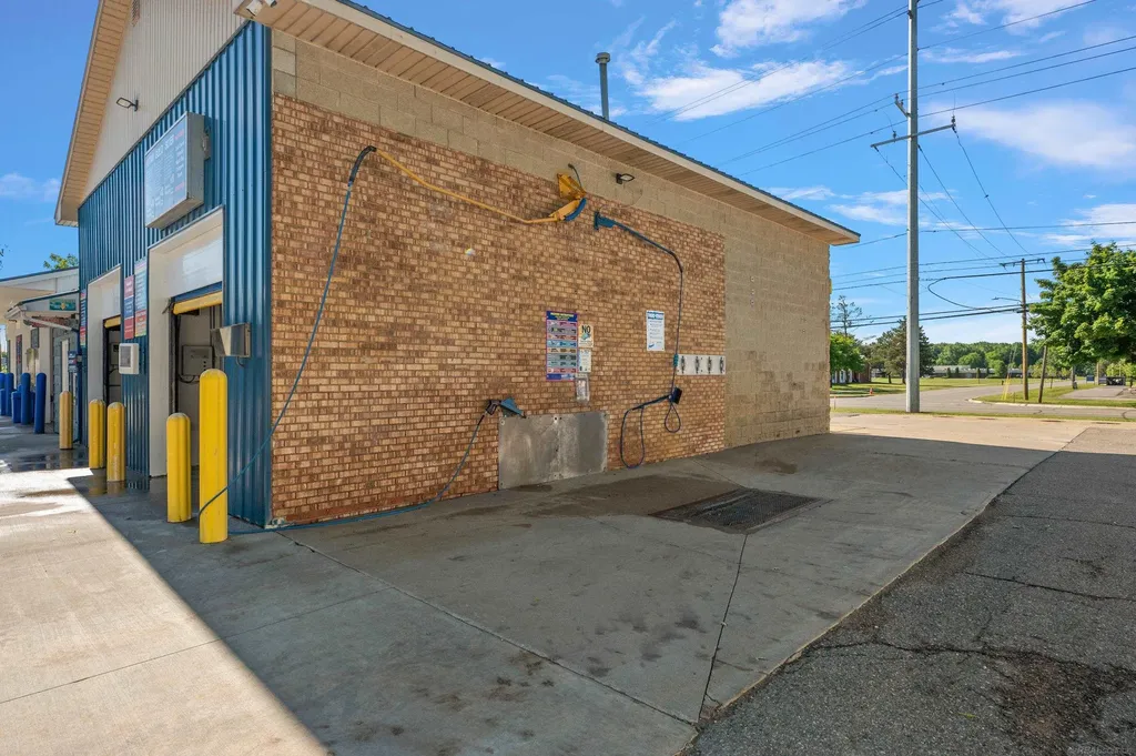 35141 Division Road Richmond City MI 48062