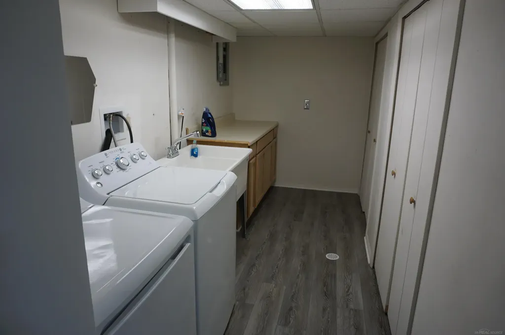 21671 N Nunneley Road Clinton Charter Township MI 48036