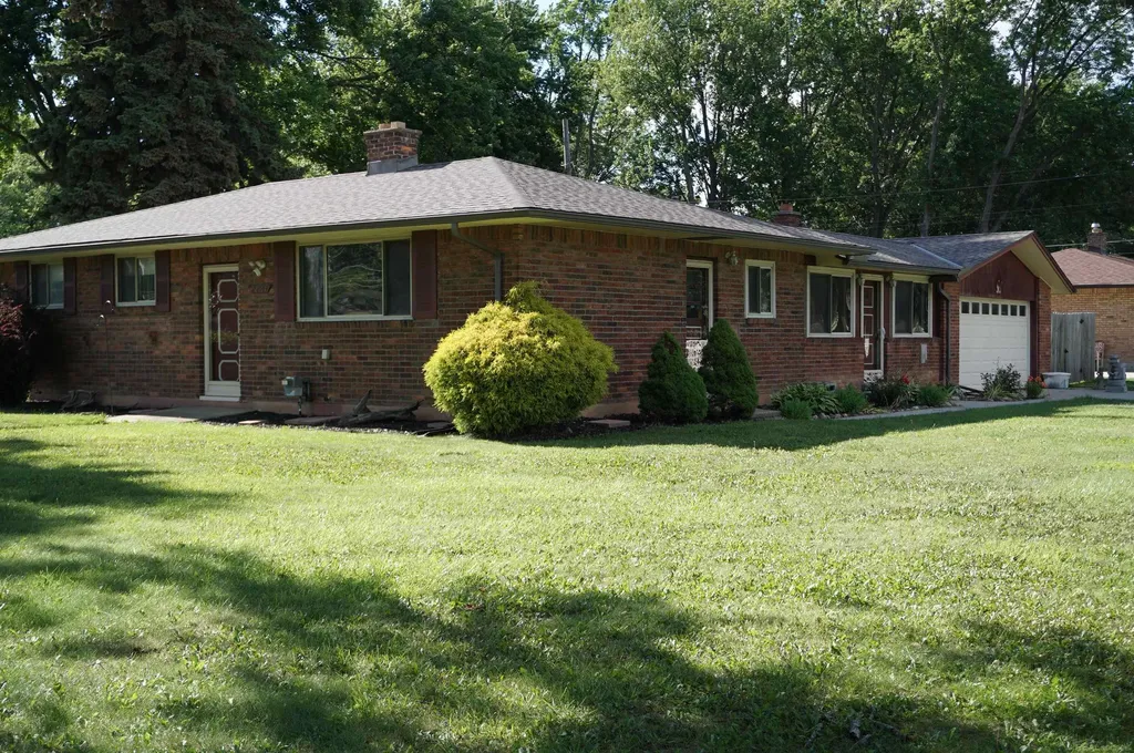 21671 N Nunneley Road Clinton Charter Township MI 48036