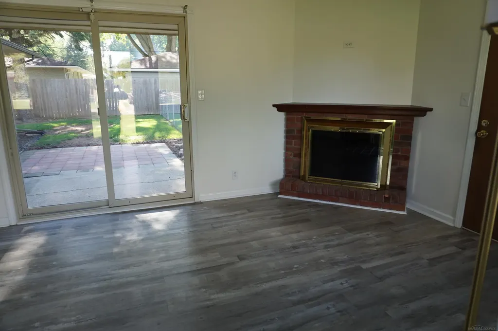 21671 N Nunneley Road Clinton Charter Township MI 48036