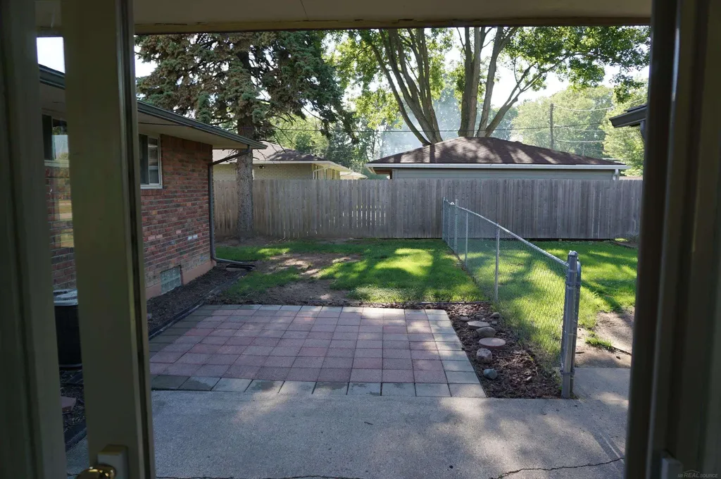21671 N Nunneley Road Clinton Charter Township MI 48036