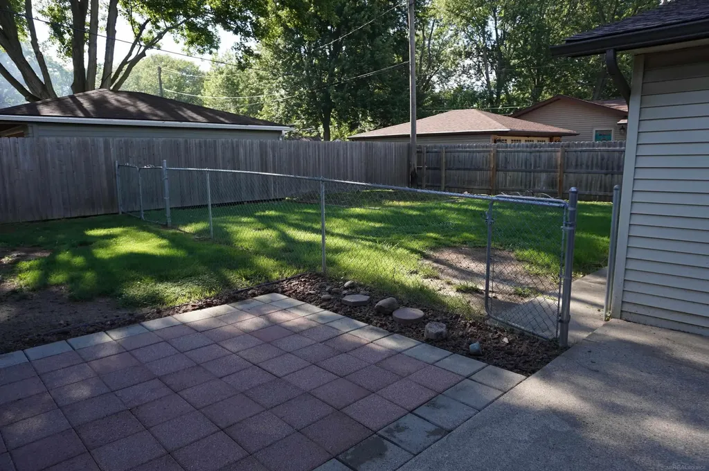 21671 N Nunneley Road Clinton Charter Township MI 48036