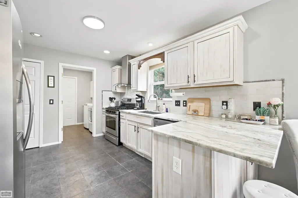 14984 Heather Pointe Drive Sterling Heights City MI 48313