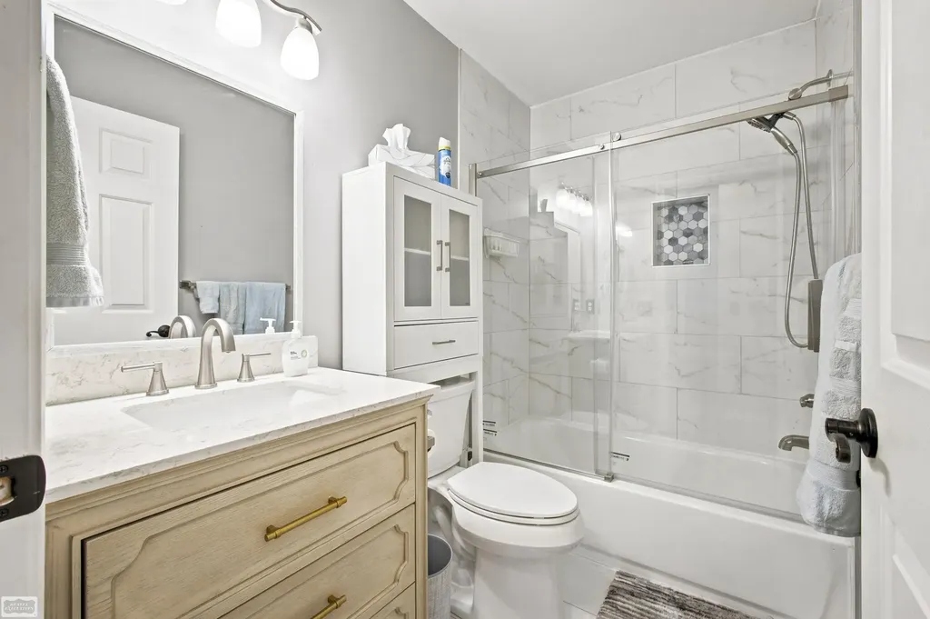 14984 Heather Pointe Drive Sterling Heights City MI 48313