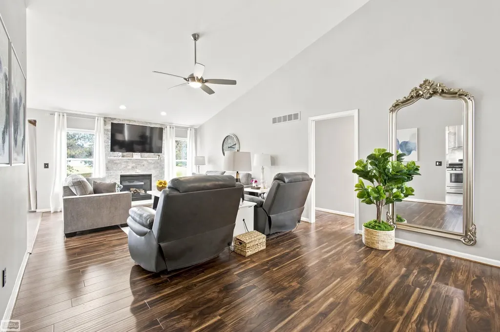 14984 Heather Pointe Drive Sterling Heights City MI 48313