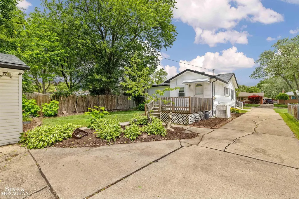 29719 Maplegrove Street St. Clair Shores City MI 48082
