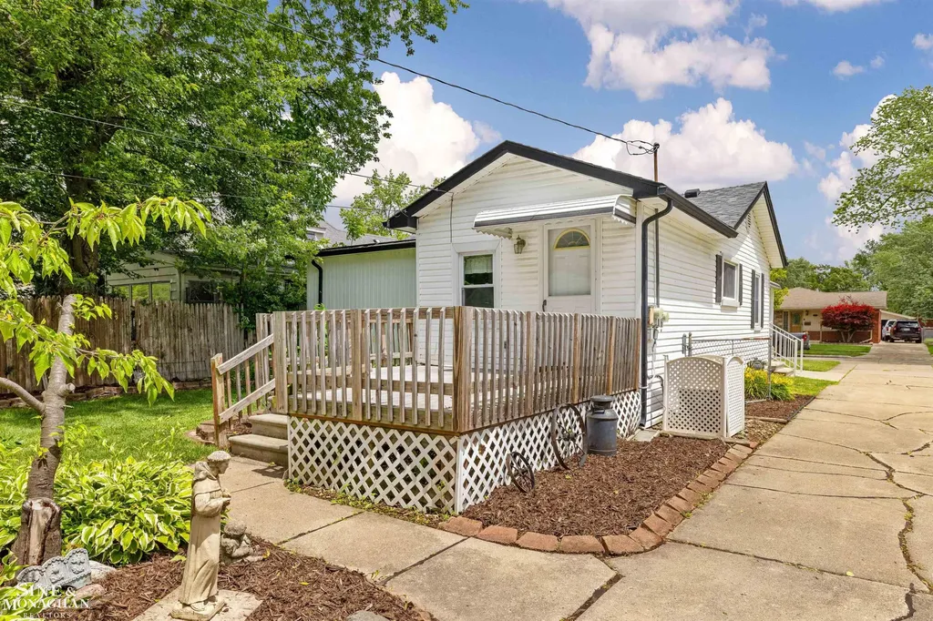 29719 Maplegrove Street St. Clair Shores City MI 48082