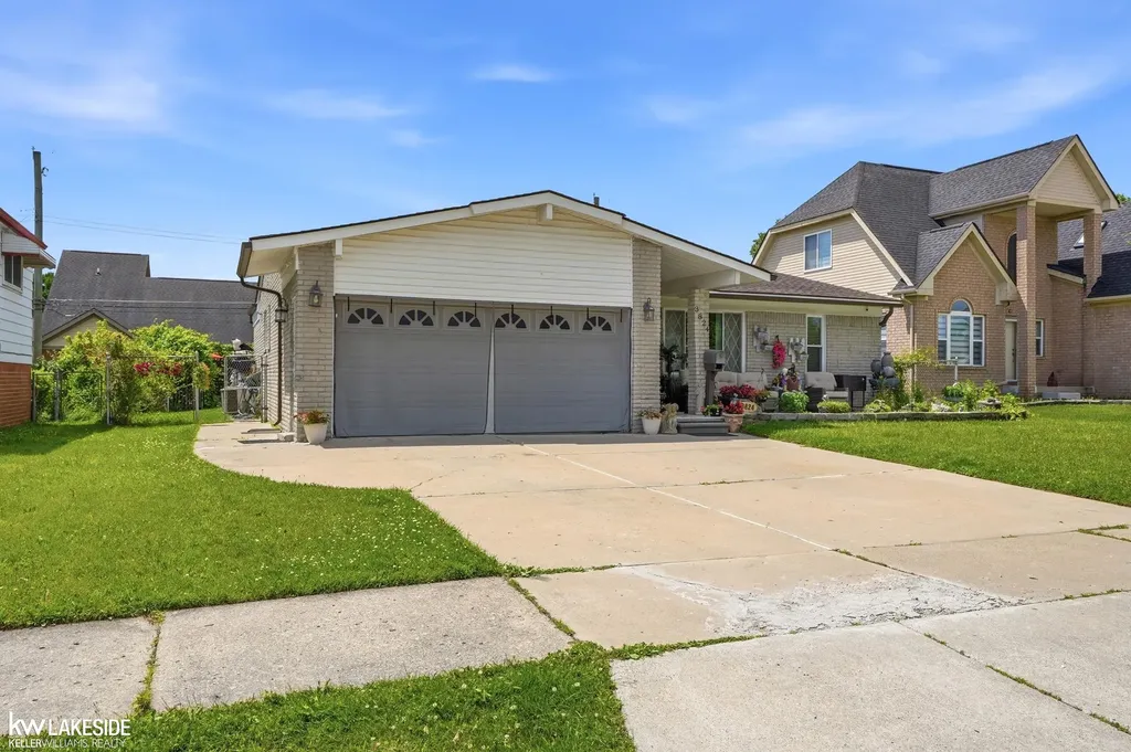 3824 Dawson Drive Warren City MI 48092
