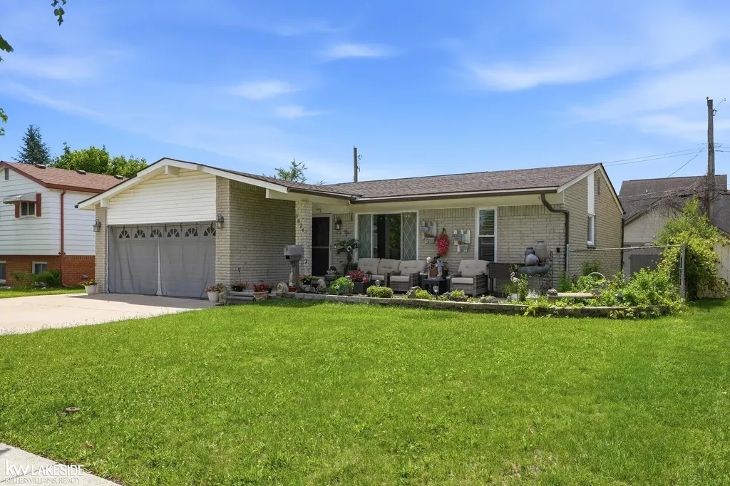 3824 Dawson Drive Warren City MI 48092