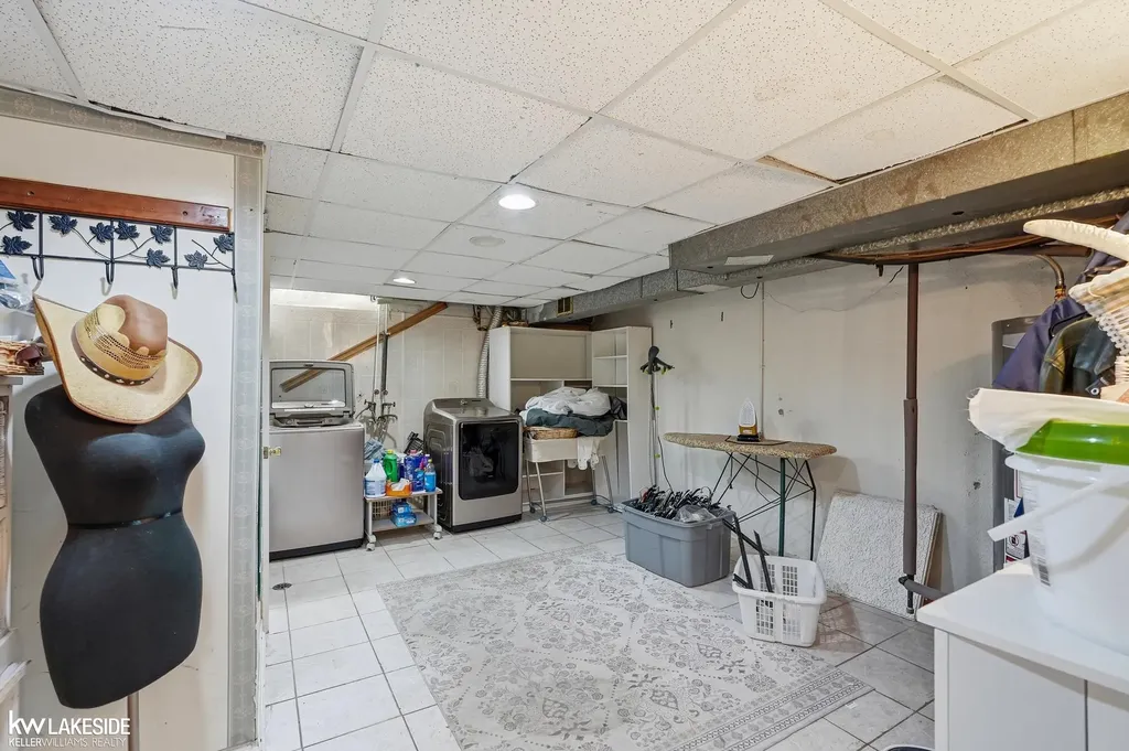 3824 Dawson Drive Warren City MI 48092