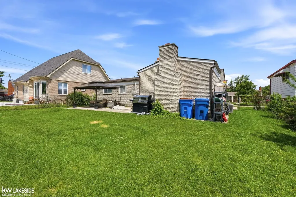 3824 Dawson Drive Warren City MI 48092