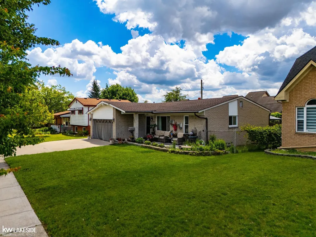 3824 Dawson Drive Warren City MI 48092