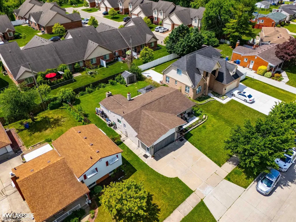 3824 Dawson Drive Warren City MI 48092