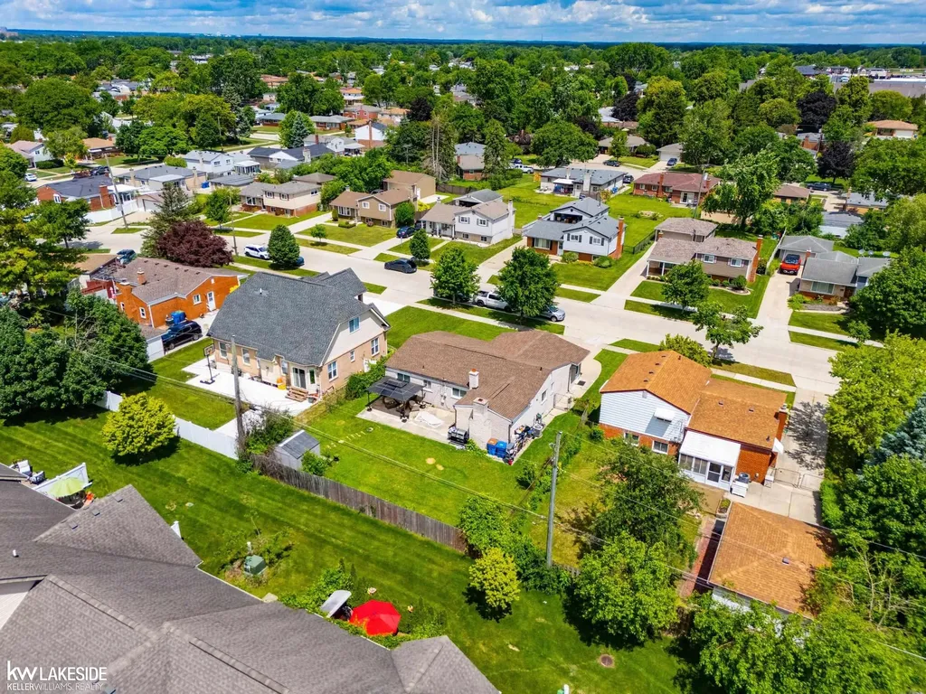 3824 Dawson Drive Warren City MI 48092