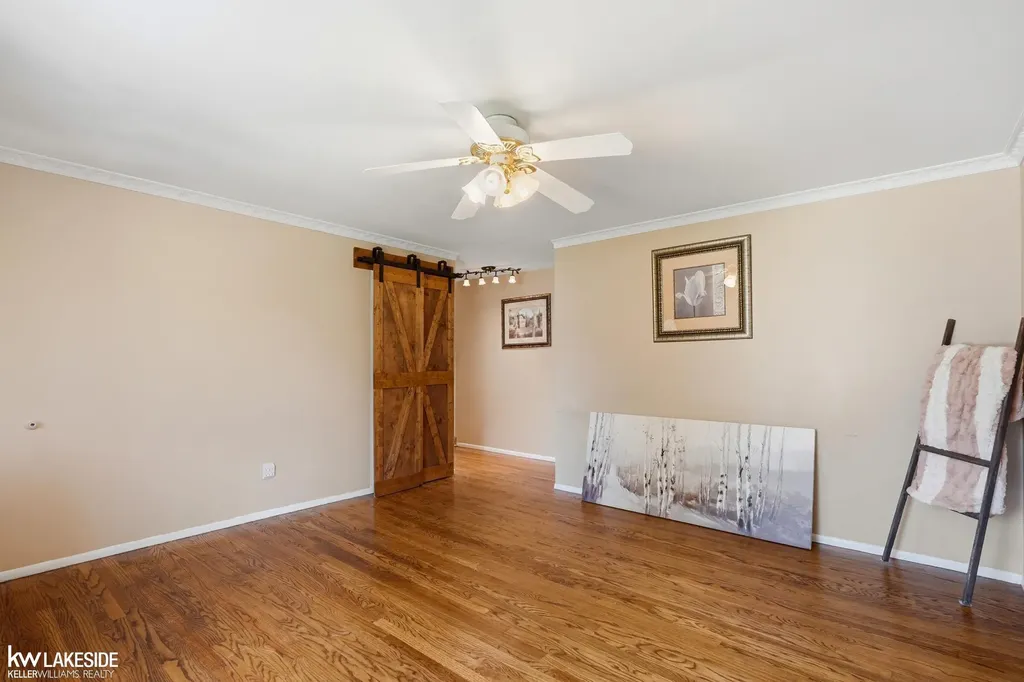 3824 Dawson Drive Warren City MI 48092