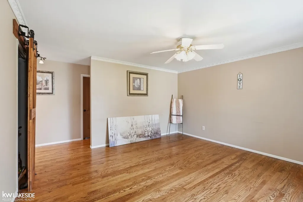 3824 Dawson Drive Warren City MI 48092