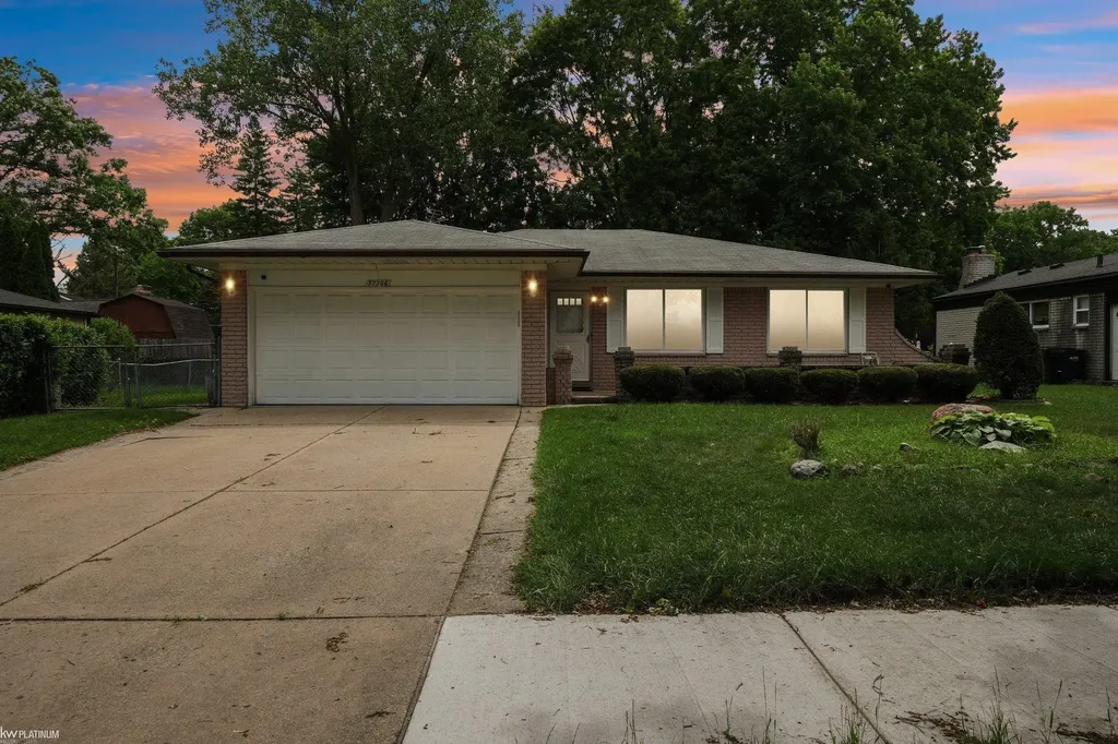 37266 Tamarack Drive Sterling Heights City MI 48310