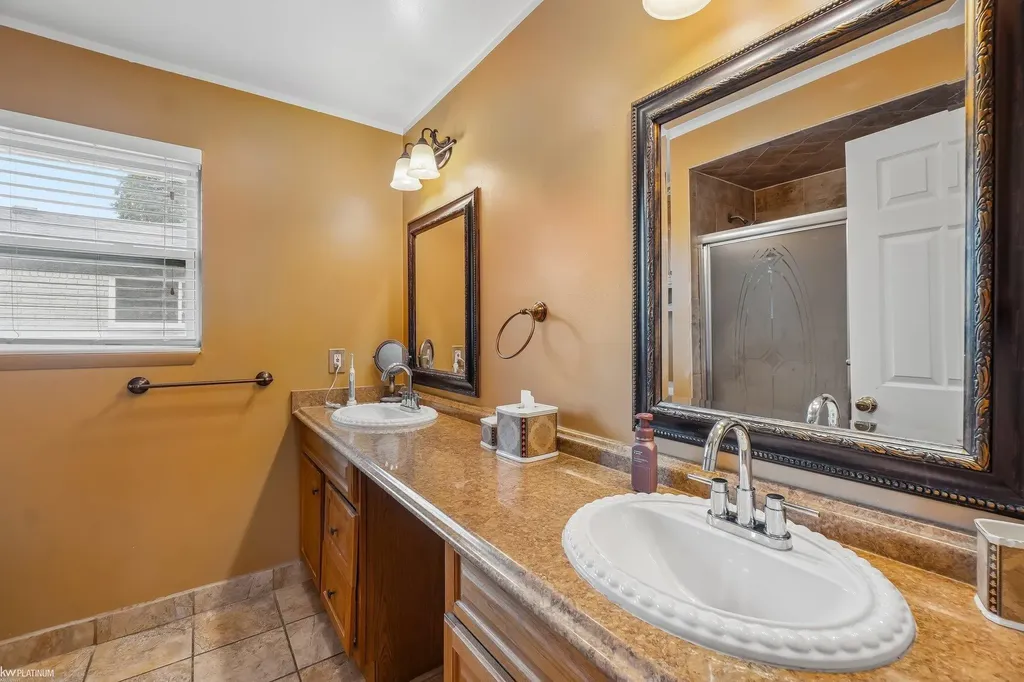 37266 Tamarack Drive Sterling Heights City MI 48310