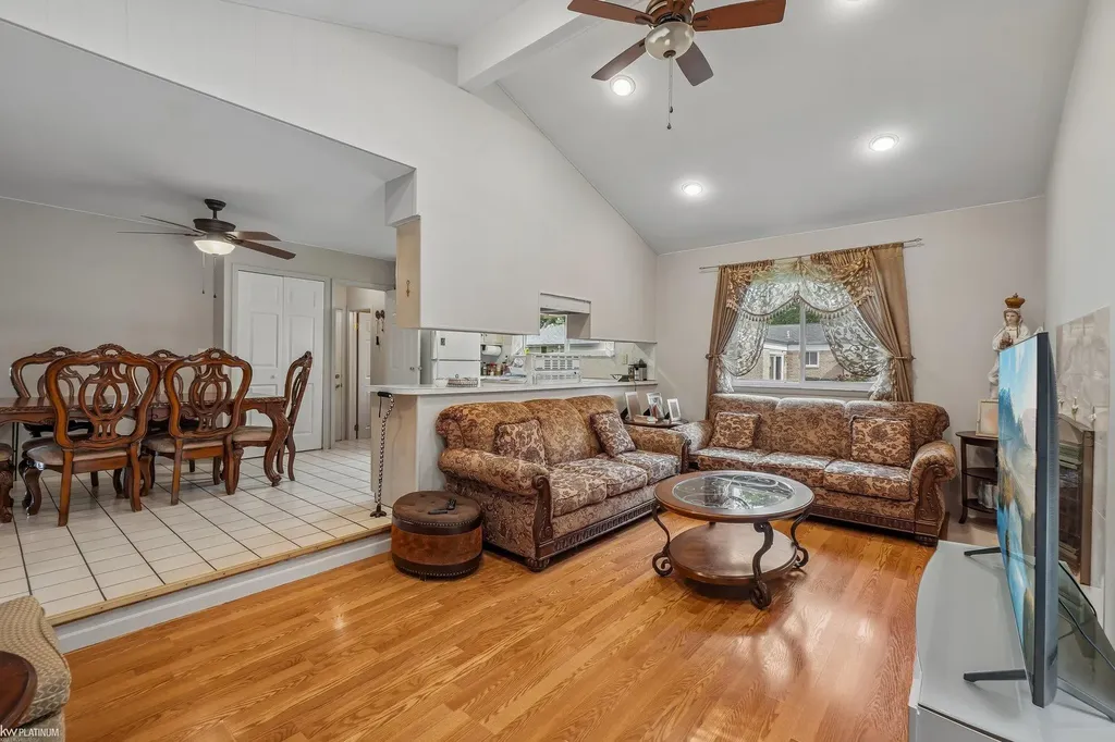 37266 Tamarack Drive Sterling Heights City MI 48310